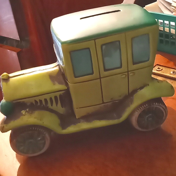 1967 R. Dakin Rare HTF Vintage ceramic Model A coin bank. - Picture 3 of 5